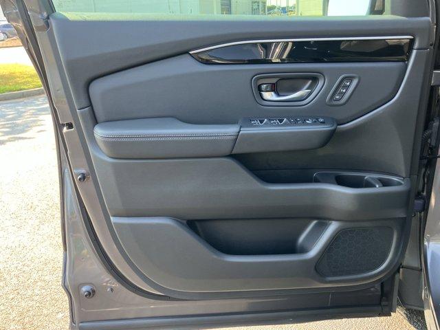 used 2025 Honda Pilot car, priced at $43,488