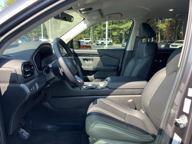 used 2025 Honda Pilot car, priced at $43,488