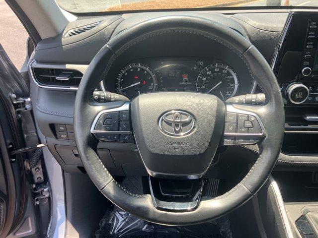 used 2021 Toyota Highlander car, priced at $30,959