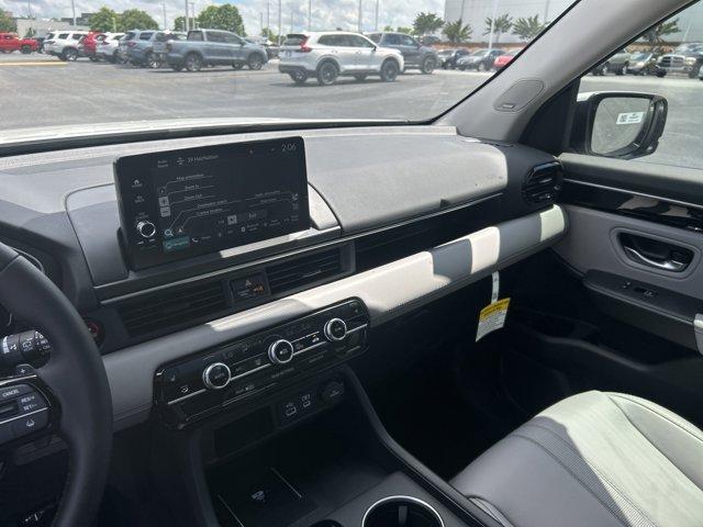 new 2025 Honda Pilot car, priced at $48,405