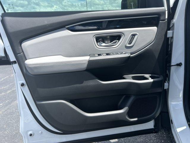 new 2025 Honda Pilot car, priced at $48,405