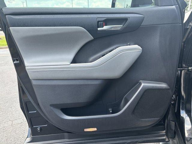 used 2023 Toyota Highlander car, priced at $36,488