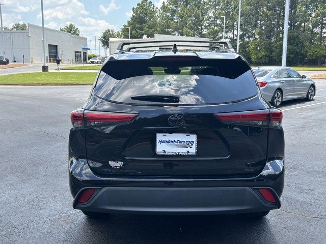 used 2023 Toyota Highlander car, priced at $36,488