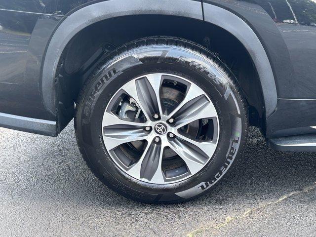 used 2023 Toyota Highlander car, priced at $36,488