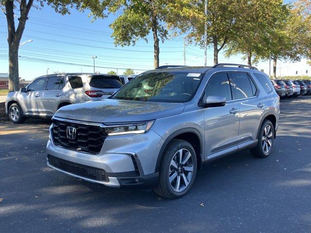 new 2025 Honda Pilot car, priced at $48,540