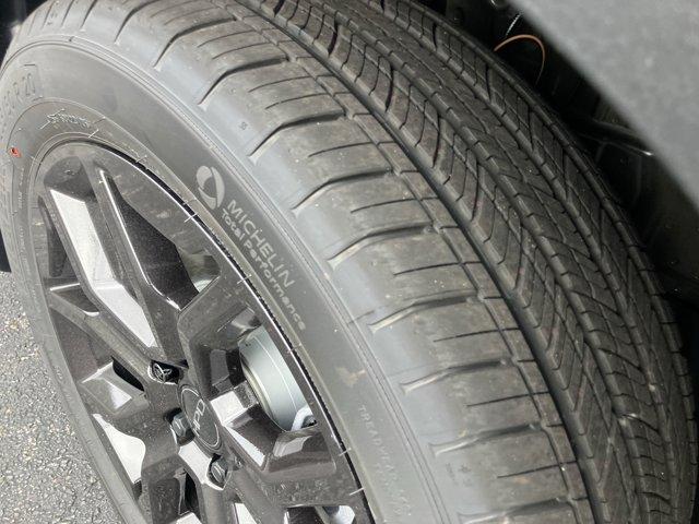 new 2025 Honda Pilot car, priced at $49,158