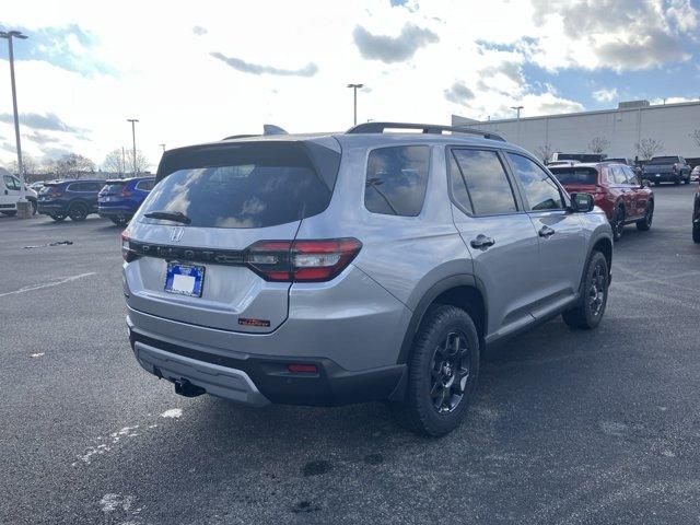 new 2025 Honda Pilot car, priced at $51,580