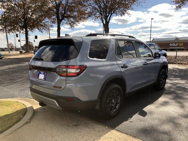 new 2025 Honda Pilot car, priced at $48,782