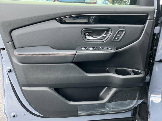 new 2025 Honda Pilot car, priced at $48,782