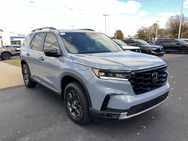 new 2025 Honda Pilot car, priced at $48,782