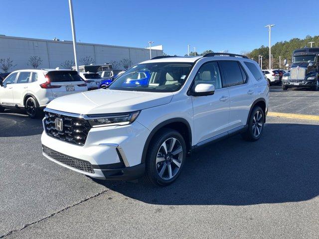 new 2025 Honda Pilot car, priced at $53,930