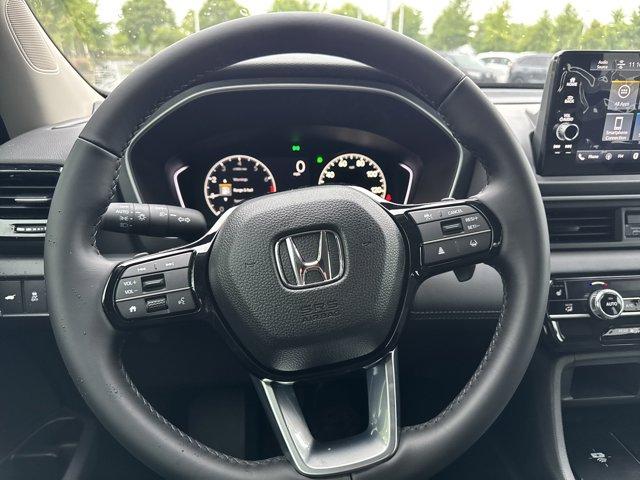 new 2025 Honda Pilot car, priced at $43,396