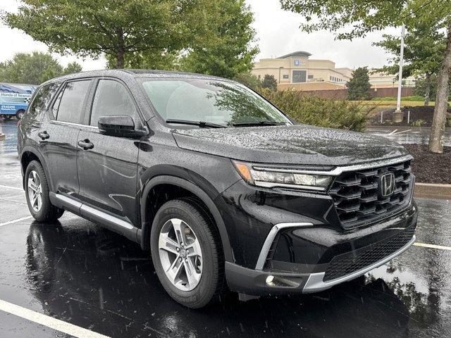 new 2025 Honda Pilot car, priced at $43,396