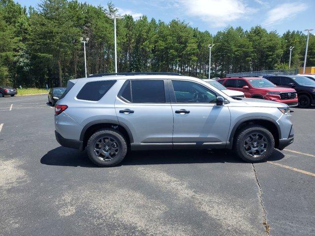 new 2025 Honda Pilot car, priced at $50,495