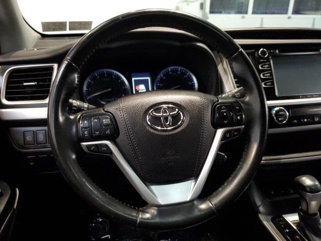 used 2019 Toyota Highlander car, priced at $26,998