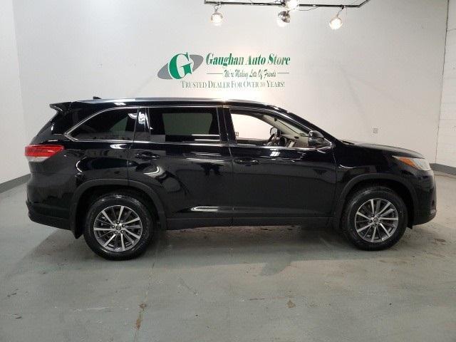 used 2019 Toyota Highlander car, priced at $26,998