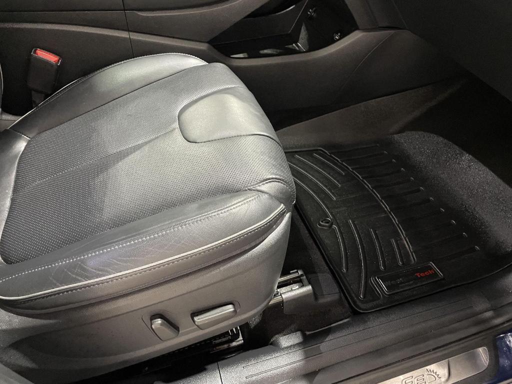 used 2021 Hyundai Santa Fe car, priced at $27,900