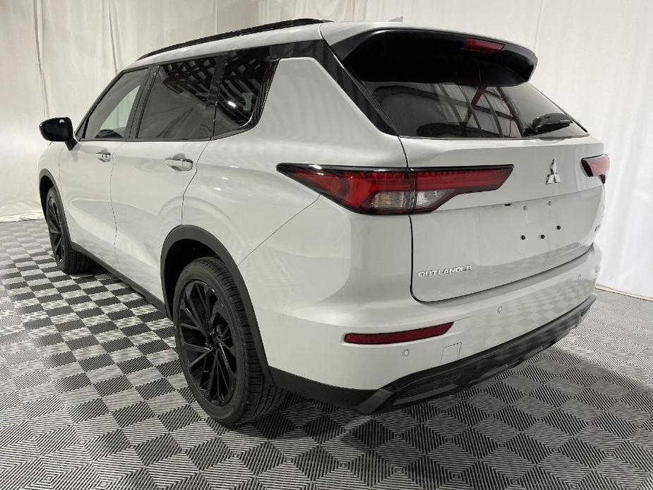 new 2024 Mitsubishi Outlander car, priced at $36,068