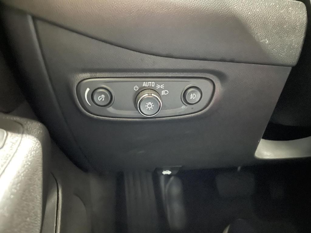 used 2021 Chevrolet Equinox car, priced at $22,300