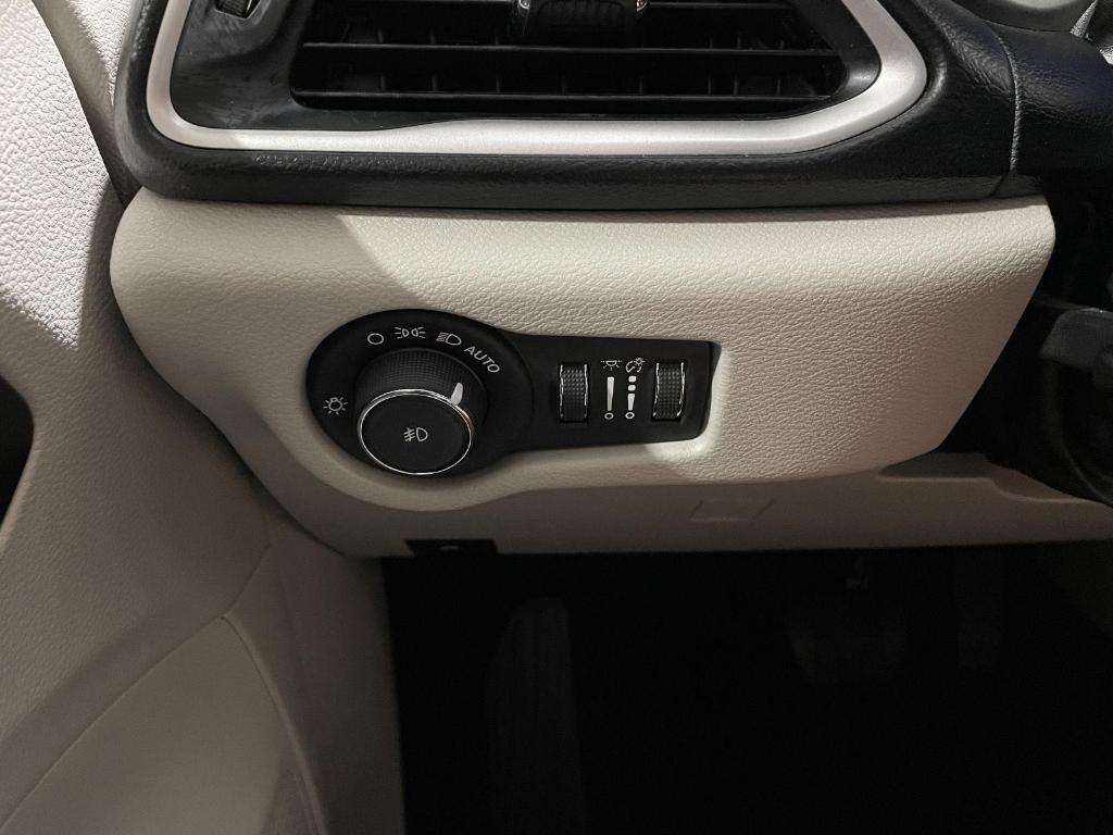 used 2020 Chrysler Pacifica car, priced at $19,000
