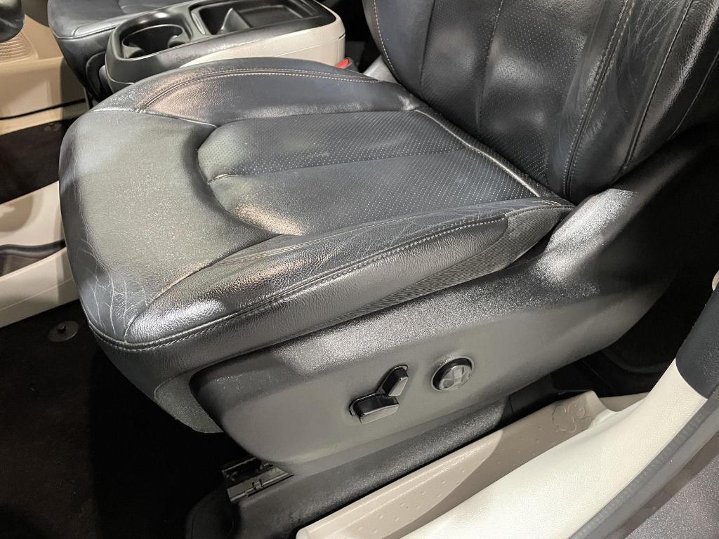 used 2020 Chrysler Pacifica car, priced at $19,000