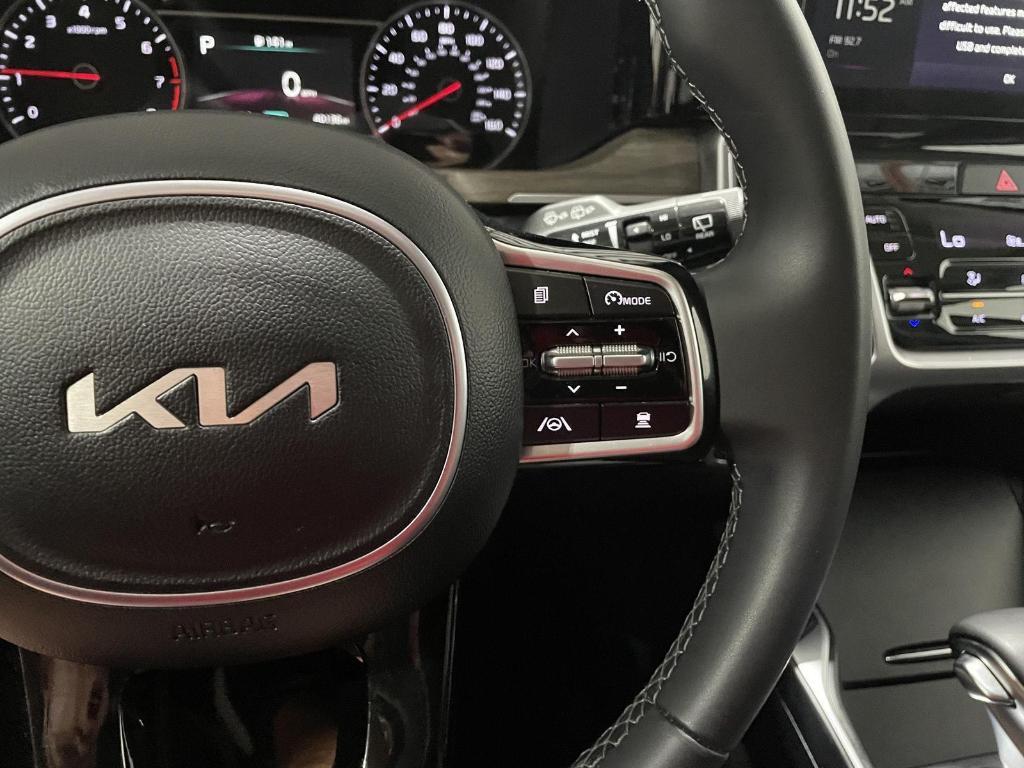 used 2023 Kia Sorento car, priced at $31,400