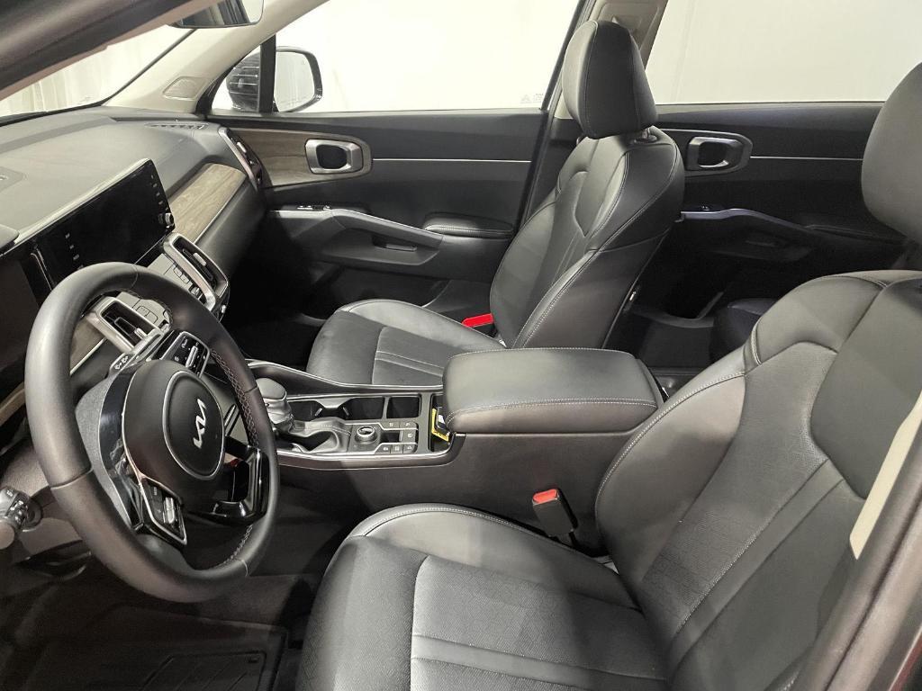 used 2023 Kia Sorento car, priced at $31,400
