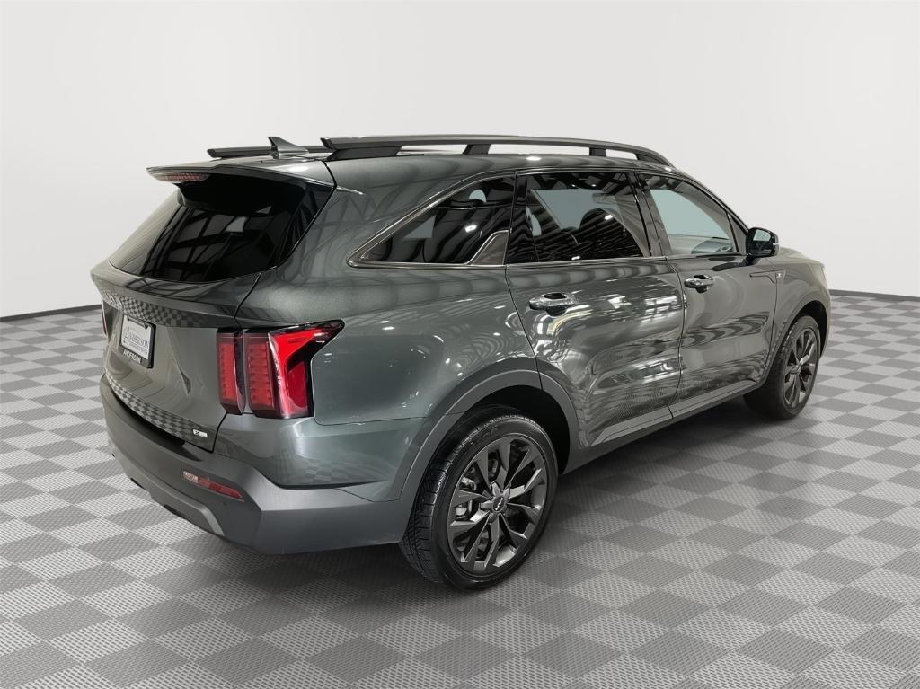 used 2023 Kia Sorento car, priced at $31,400