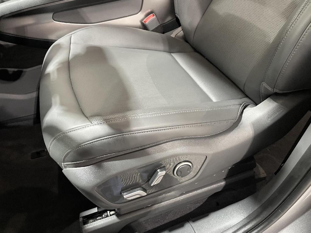 new 2024 Kia EV9 car, priced at $55,270