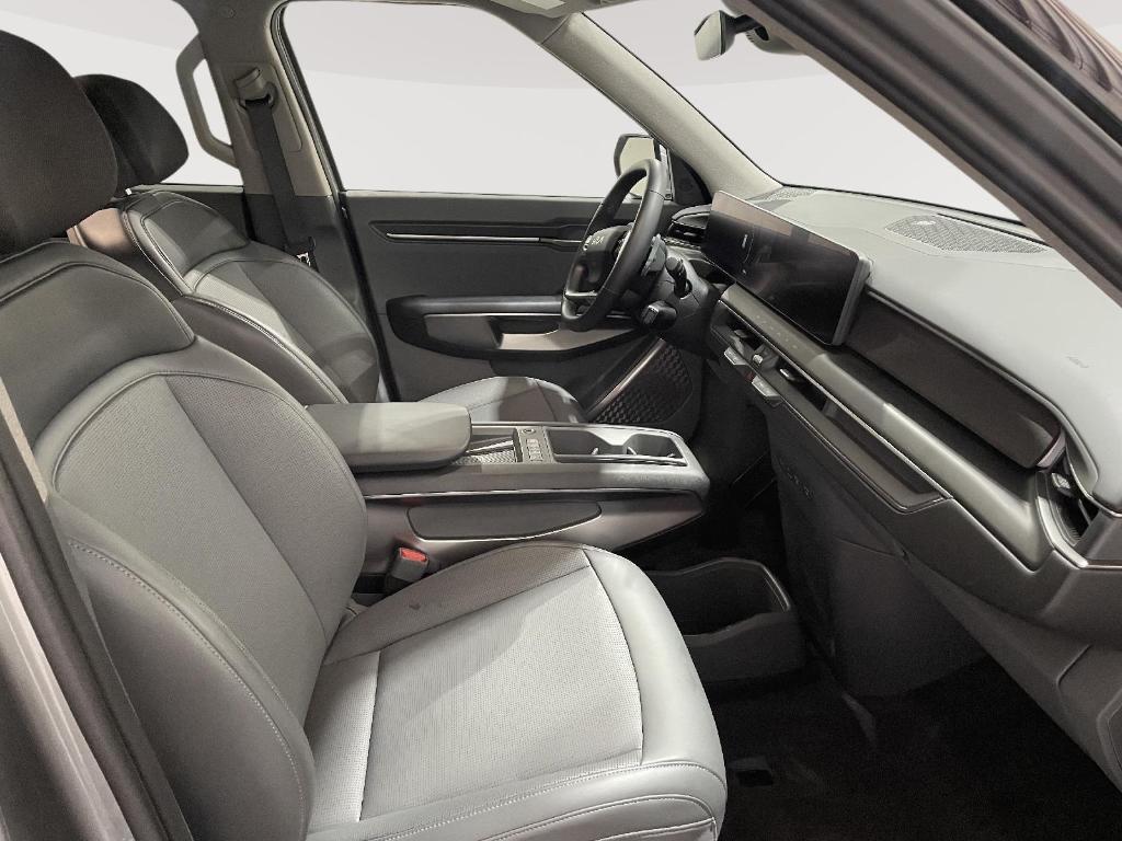 new 2024 Kia EV9 car, priced at $55,270