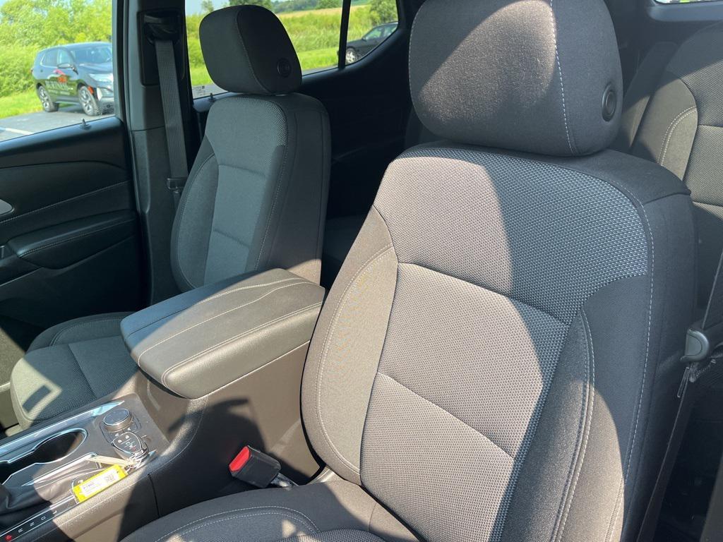used 2022 Chevrolet Traverse car, priced at $30,456