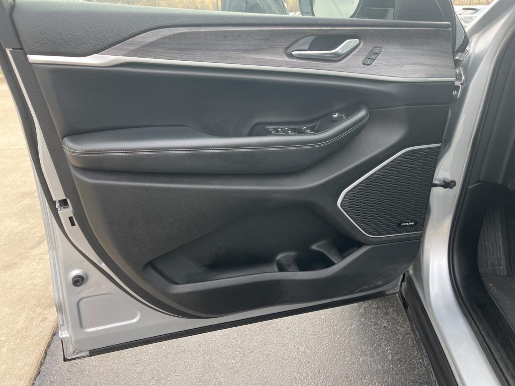 used 2022 Jeep Grand Cherokee L car, priced at $30,988