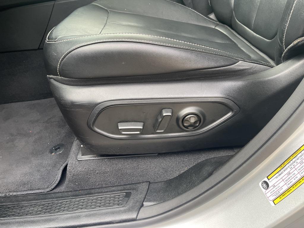 used 2022 Jeep Grand Cherokee L car, priced at $30,988