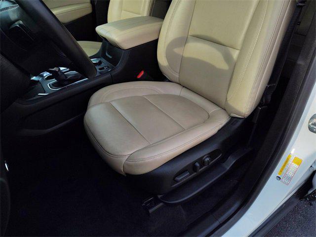 used 2023 Chevrolet Traverse car, priced at $28,975