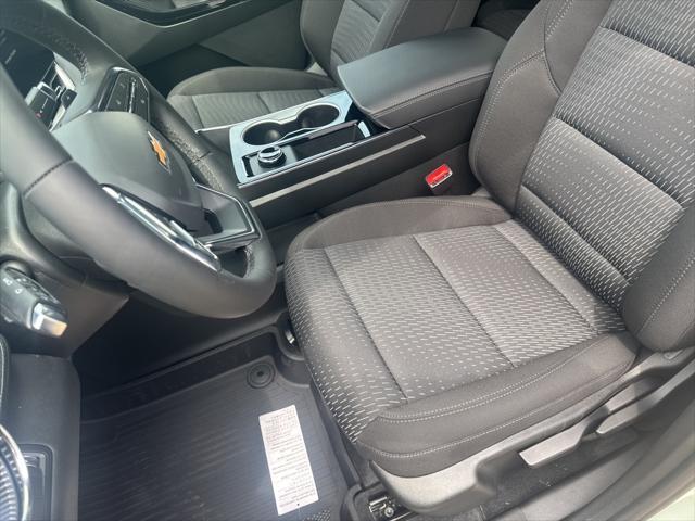 new 2026 Chevrolet Equinox car, priced at $32,920
