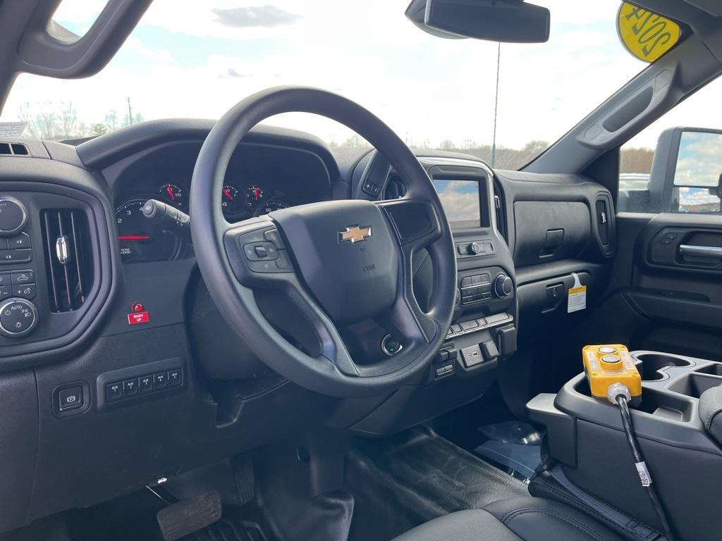 new 2024 Chevrolet Silverado 3500 car, priced at $45,296