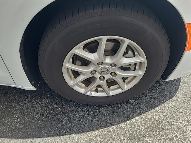 used 2022 Chrysler Pacifica car, priced at $23,400