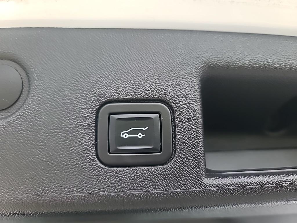 used 2022 Chevrolet Equinox car, priced at $22,988