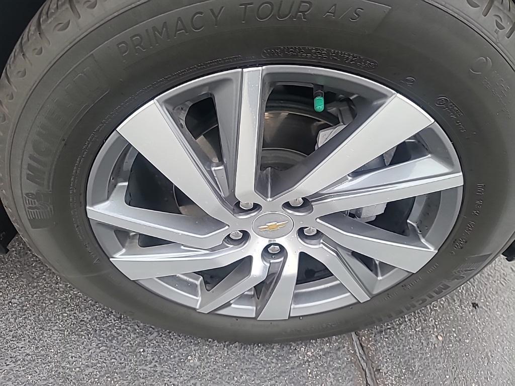 used 2022 Chevrolet Equinox car, priced at $22,988