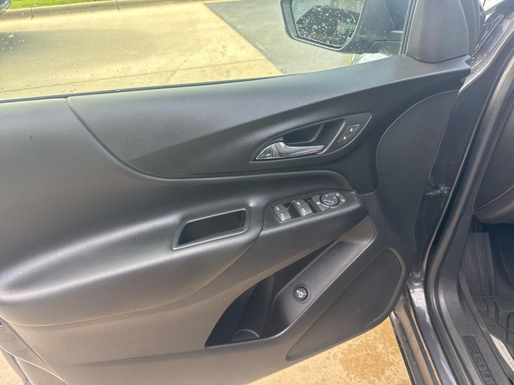 used 2022 Chevrolet Equinox car, priced at $22,988