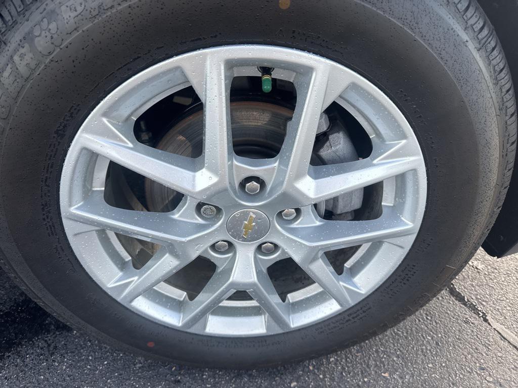 used 2022 Chevrolet Equinox car, priced at $22,988