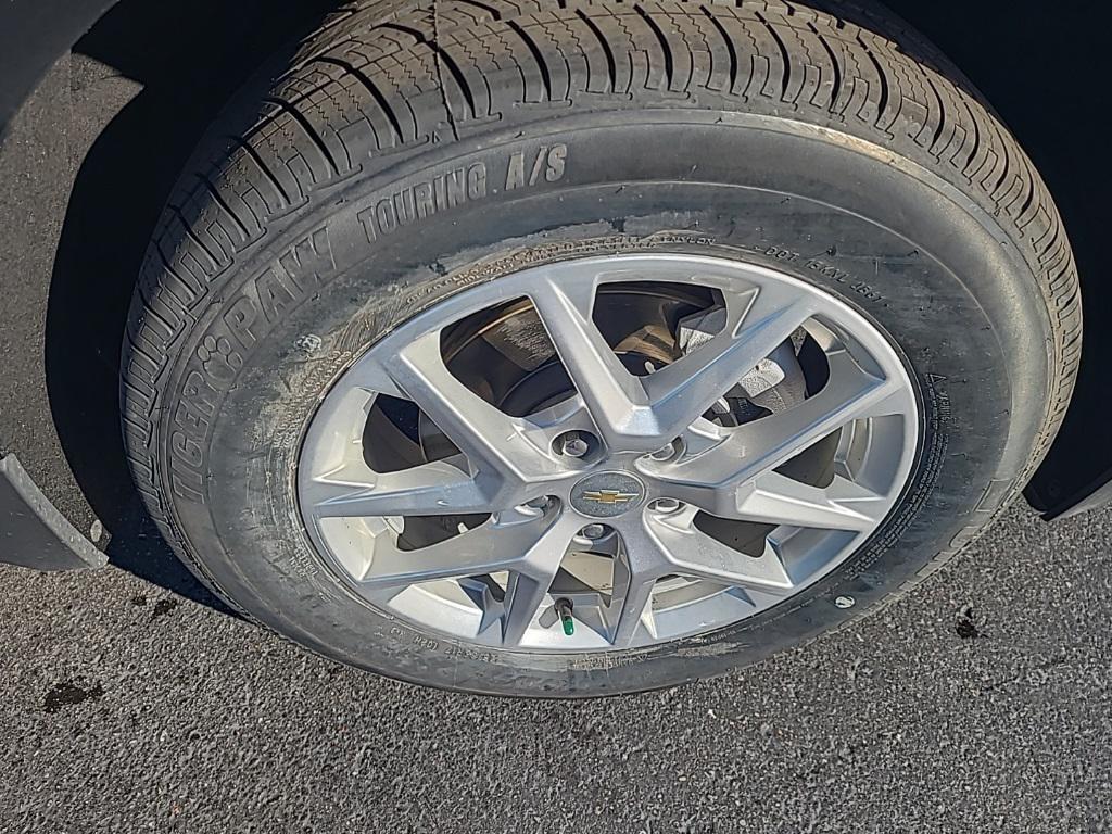 used 2023 Chevrolet Equinox car, priced at $22,425