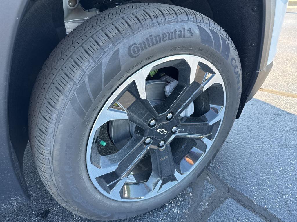 new 2026 Chevrolet Equinox car, priced at $31,729
