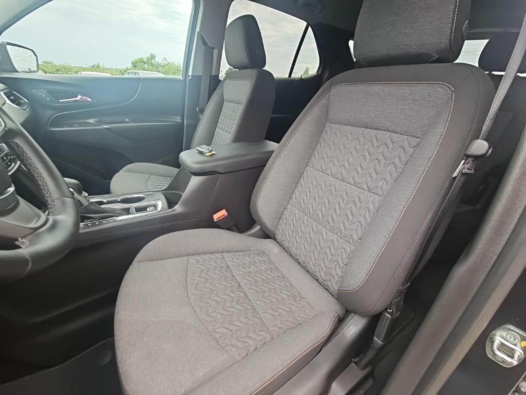 used 2023 Chevrolet Equinox car, priced at $25,409