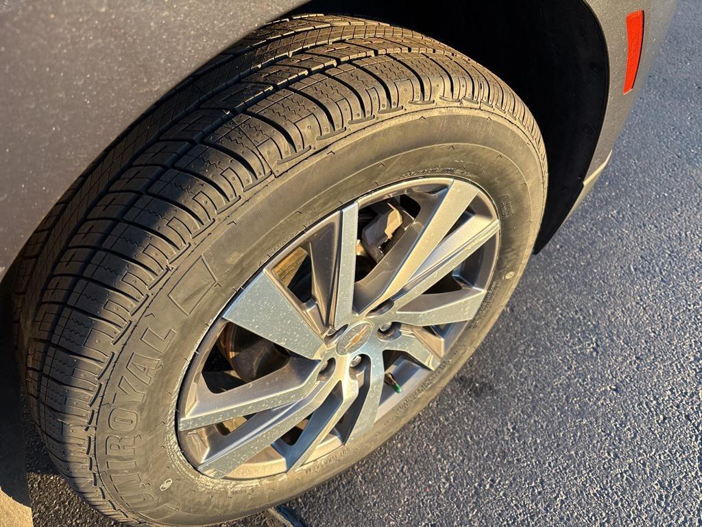 used 2023 Chevrolet Equinox car, priced at $22,988