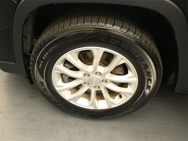 used 2020 Jeep Cherokee car, priced at $17,516