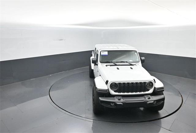 used 2025 Jeep Gladiator car, priced at $39,919