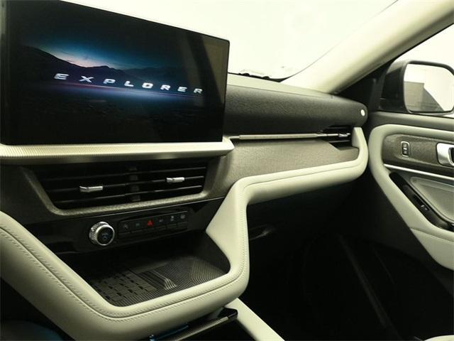new 2025 Ford Explorer car, priced at $59,880