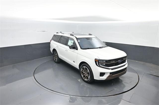 new 2025 Ford Expedition car, priced at $85,977