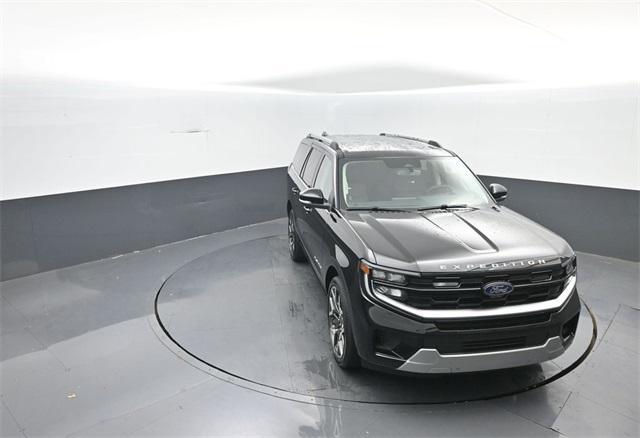 new 2025 Ford Expedition car, priced at $88,971